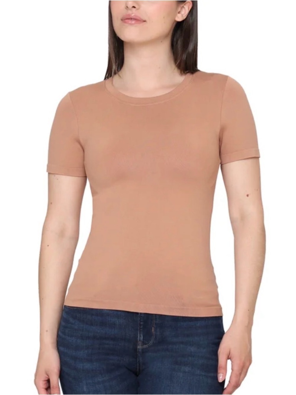 NWOT Tahari Women’s Smooth Seamless T-shirt, size medium.